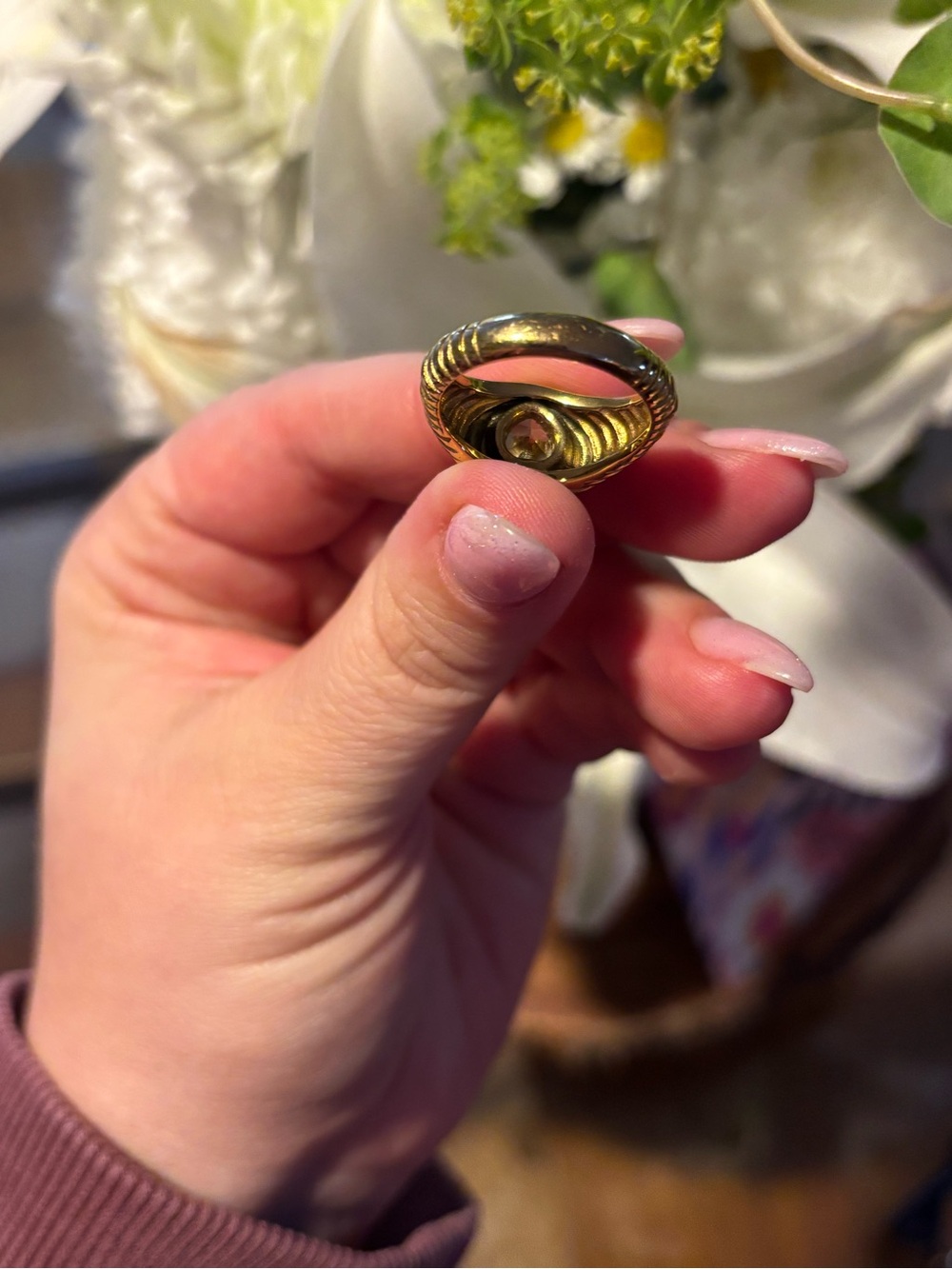 Green Bezeled Heart Statement Ring - Picture 3 of 5